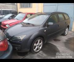 Ford Focus 2006 Demolita - Per Ricambi - 1