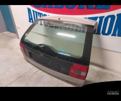 Portellone bagagliaio grigio Volvo V40 del 2002 - 6