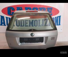 Portellone bagagliaio grigio Skoda Fabia del 2004