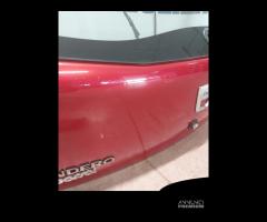 Portellone bagagliaio rosso Dacia Sandero 2011