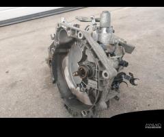 Cambio manuale Opel Zafira 1.9 diesel del 2007 - 16