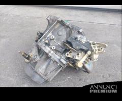 Cambio manuale Peugeot 206 1.6 diesel del 2004 - 7