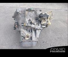 Cambio manuale Peugeot 206 1.6 diesel del 2004 - 9