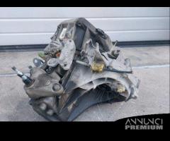 Cambio manuale Renault Megane Scenic 1.5 del 2006 - 8