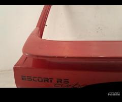 Portellone rosso Ford Escort RS Turbo del 1985