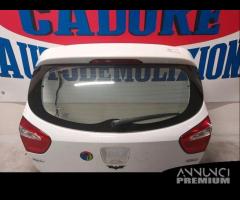 Portellone bagagliaio bianco Kia Rio 1.1 del 2015 - 3