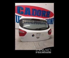 Portellone bagagliaio bianco Kia Rio 1.1 del 2015 - 9