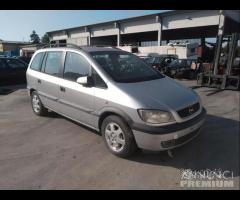 Opel Zafira 2002 Demolita - Per Ricambi - 3