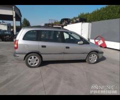 Opel Zafira 2002 Demolita - Per Ricambi - 4