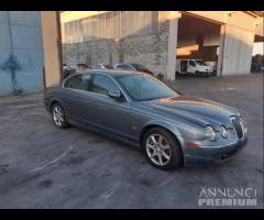 Jaguar S- Type 2008 2.7 V6 Demolita - Per Ricambi - 1