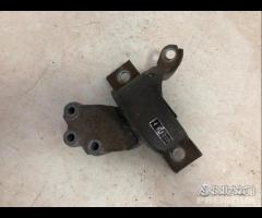 Fiat panda supporto motore destro 46800409