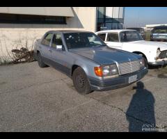 Mercedes W124 200E Demolita - Per Ricambi - 1