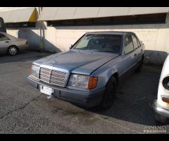 Mercedes W124 200E Demolita - Per Ricambi