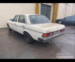 Mercedes W123 240D Demolita - Per Ricambi - 5