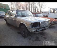 Mercedes W123 200T Demolita - Per Ricambi