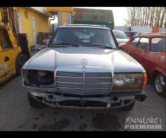 Mercedes W123 200T Demolita - Per Ricambi