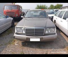 Mercedes W124 Restyling Demolita - Per Ricambi - 2