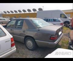 Mercedes W124 Restyling Demolita - Per Ricambi - 4