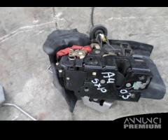 Serratura porta ant/post SX/DX per Audi A4 2003 - 7