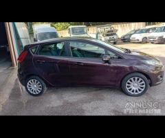 Ford fiesta 5P-1.4 gpl-full-2010