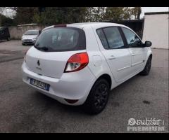 Renault clio 5 p-1.2 gpl-full-2011 - 8