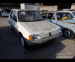 Peugeot 205 Bianca Demolita - Per Ricambi