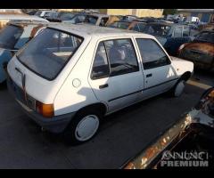 Peugeot 205 Bianca Demolita - Per Ricambi