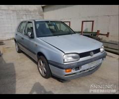 Volkswagen Golf 3 5 Porte Demolita - Per Ricambi - 1