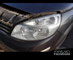 Fanale anteriore sinistro Renault Scenic 2005