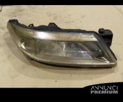 Faro anteriore DX Renault Laguna 2 del 2003 - 1