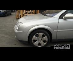 Parafango anteriore sinistro Opel Vectra del 2004