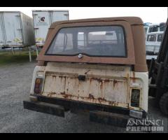 Jeep Commando SENZA MOTORE Demolita - Per Ricambi - 21