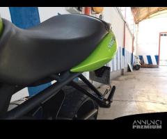 Supporto pedana Posteriore SUZUKI GSXR 600 TRIUMPH - 7