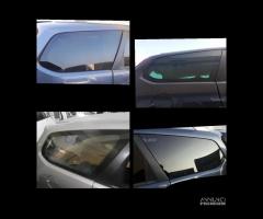 Vetro post destro/sinistro fisso Ford Focus 09 SW - 1