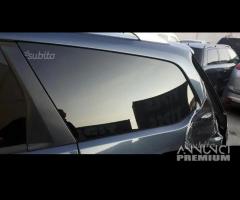 Vetro post destro/sinistro fisso Ford Focus 09 SW