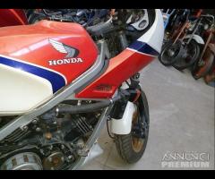 Honda V - Four 750 - VF750F Demolita - Per Ricambi