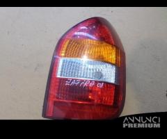 Faro posteriore DX per Opel Zafira del 2001