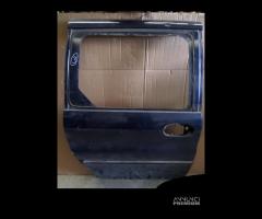 Porta posteriore destra Kia Carnival del 2004