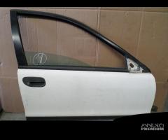 Porta anteriore destra per Volvo V40 del 2001