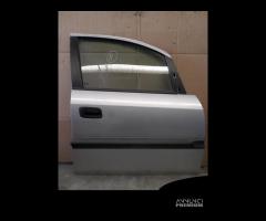 Porta anteriore destra per Opel Zafira del 2002