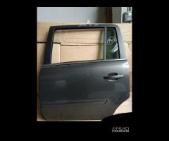 Porta anteriore/posteriore dx Opel Zafira del 2010