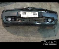 Paraurti anteriore per Renault Megane del 2005 - 4