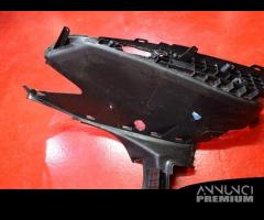 PLASTICA PEDANA YAMAHA XMAX X-MAX 250 - 6