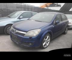 Ricambi usati Opel Astra del 05 1.7D motore Z17DTH