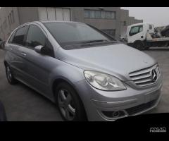 Ricambi usati Mercedes B170 del 2005 motore 266940