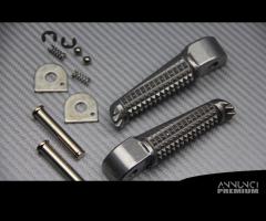 Poggiapiedi / pedane posteriore per YAMAHA FZS FZN