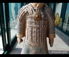 Statuetta Raffigurante Un Guerriero Ming