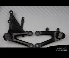 Supporto pedana Anteriore Honda CBR 1000RR 2004 07