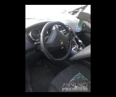 Peugeot 3008 1.6 hdi ricambi