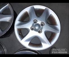 Cerchi In Lega Da 15" Per Toyota Yaris